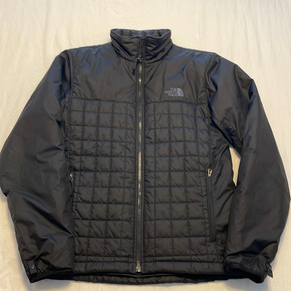 The North Face Black Puffer Short Winter Coat. Mens Size XS